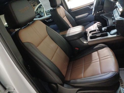 Used 2024 Chevrolet Silverado 1500 High Country w/ Technology Package image 24