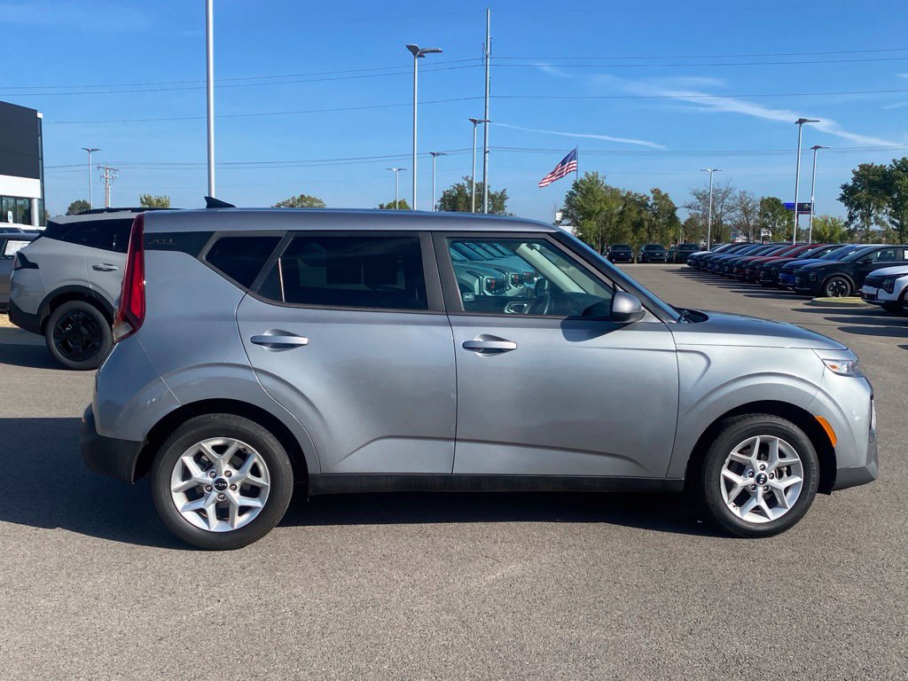 Used 2022 Kia Soul LX w/ Technology Package FWD image 8