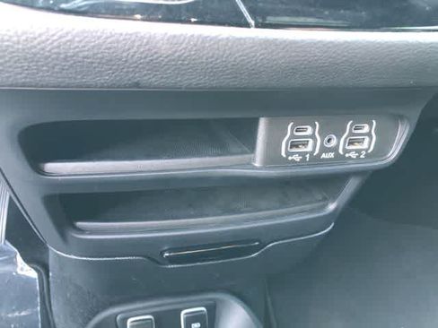 Used 2021 Chrysler Pacifica Touring-L w/ S Appearance Package AWD/4WD image 23