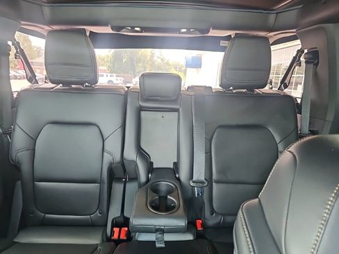 Used 2025 Ford Bronco Badlands AWD/4WD image 10