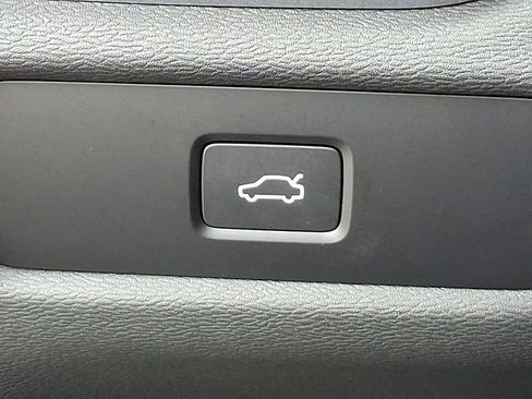 Used 2024 Volvo S60 B5 Plus image 26