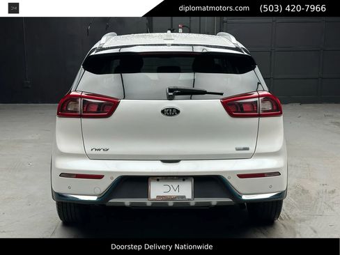 Used 2018 Kia Niro EX Premium image 5