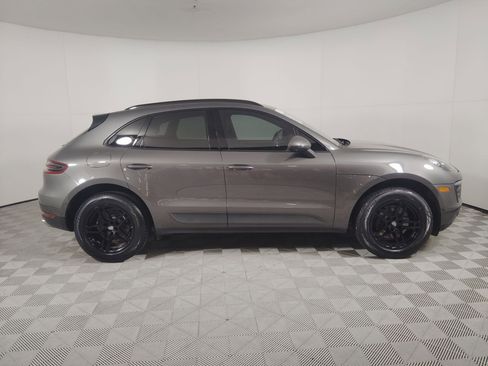 Used 2018 Porsche Macan image 8