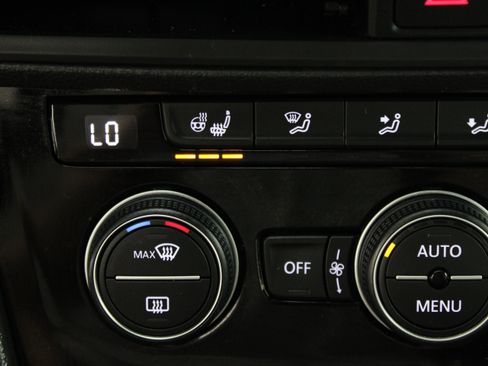 Used 2020 Volkswagen Jetta R-Line w/ R-Line Cold Weather Package FWD image 21