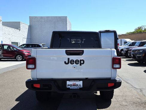 Certified 2022 Jeep Gladiator Sport AWD/4WD image 4
