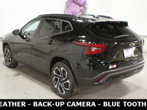 New 2026 Chevrolet Trax RS w/ Sunroof Package image 25