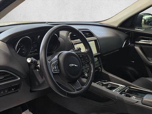 Used 2020 Jaguar F-PACE Premium AWD/4WD image 13