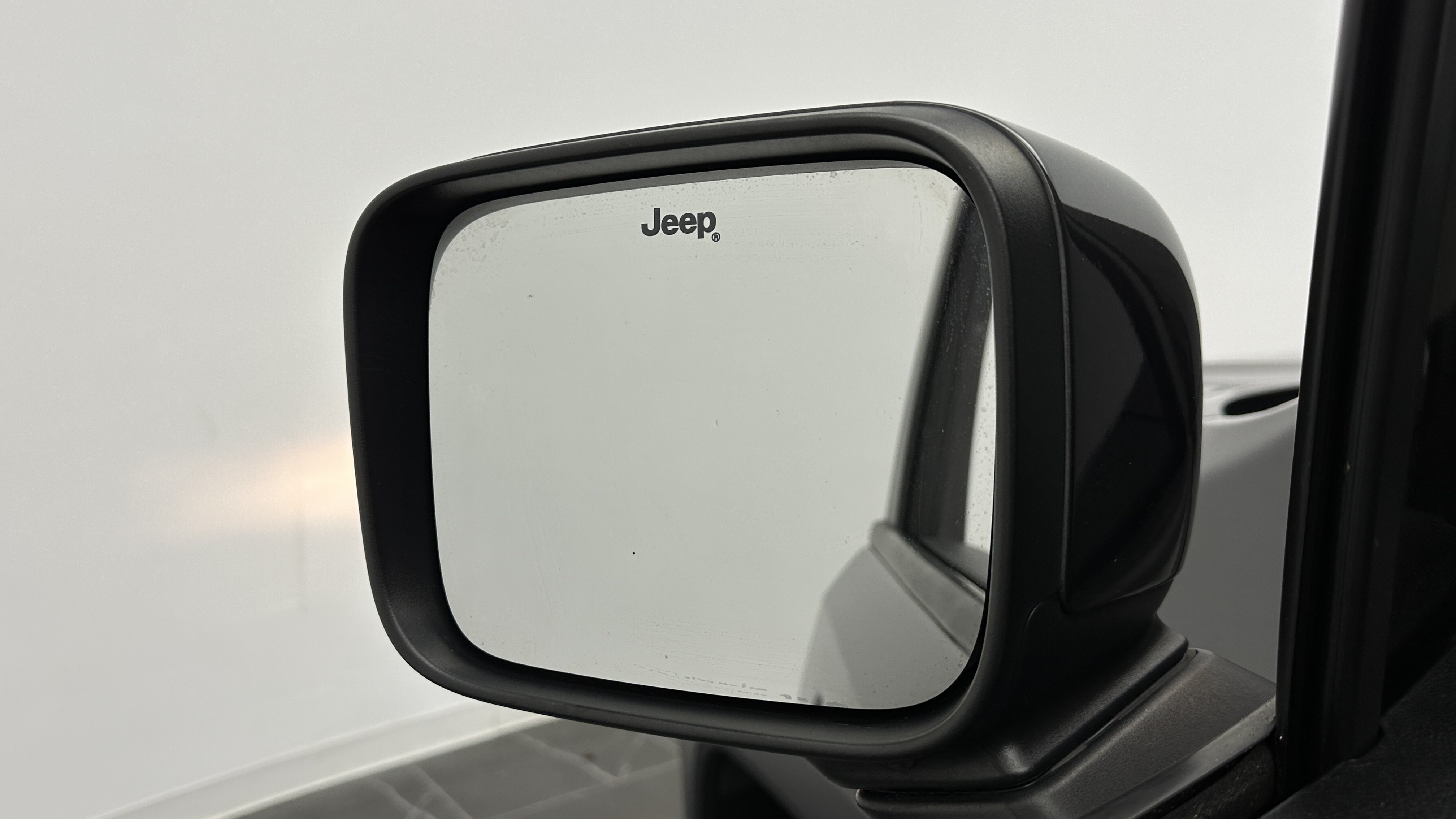 Used 2018 Jeep Renegade Altitude FWD image 14