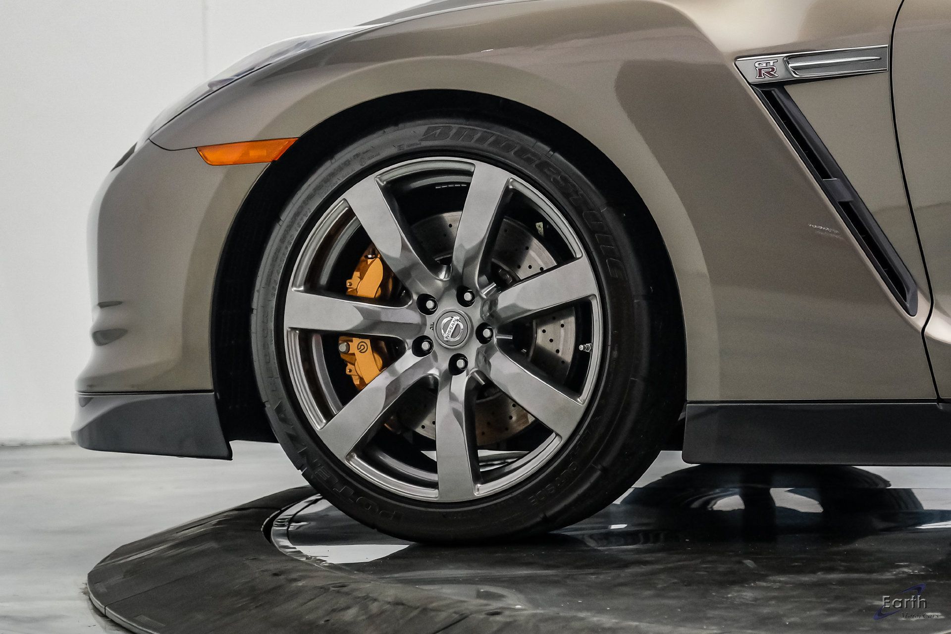 Used 2009 Nissan GT-R Premium AWD/4WD image 95