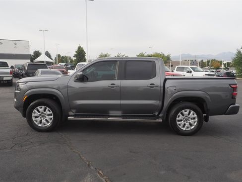 Used 2022 Nissan Frontier SV image 8