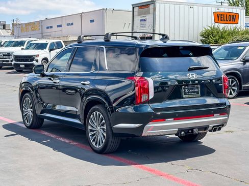 Used 2024 Hyundai Palisade Calligraphy AWD/4WD image 2