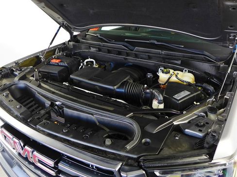 Used 2021 GMC Yukon AT4 w/ Rear Media and Nav Package image 7