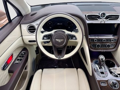 New 2026 Bentley Bentayga image 10