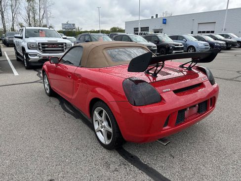 Used 2004 Toyota MR2 RWD image 3