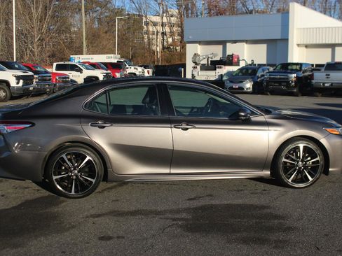 Used 2020 Toyota Camry XSE image 8