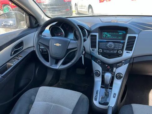 Used 2011 Chevrolet Cruze LS FWD image 14