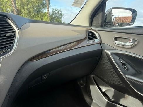 Used 2017 Hyundai Santa Fe Sport image 25