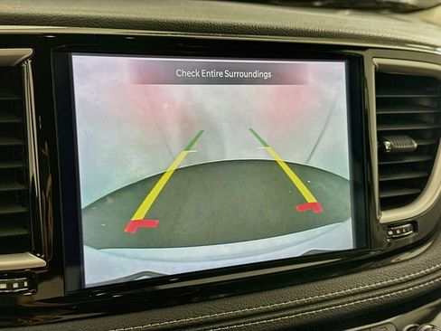 Used 2023 Chrysler Pacifica Touring-L AWD/4WD image 22