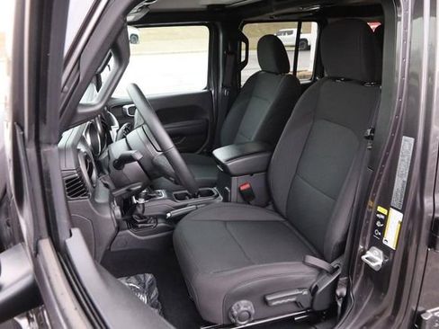 Used 2022 Jeep Wrangler Unlimited Sport image 8