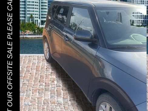 Used 2022 Kia Soul LX w/ Technology Package FWD image 18