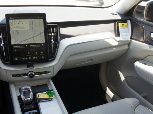 New 2026 Volvo XC60 B5 Ultra w/ Protection Package Premier image 13