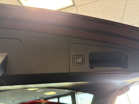 Certified 2022 Cadillac XT5 Premium Luxury w/ LPO, Floor Liner Package image 28