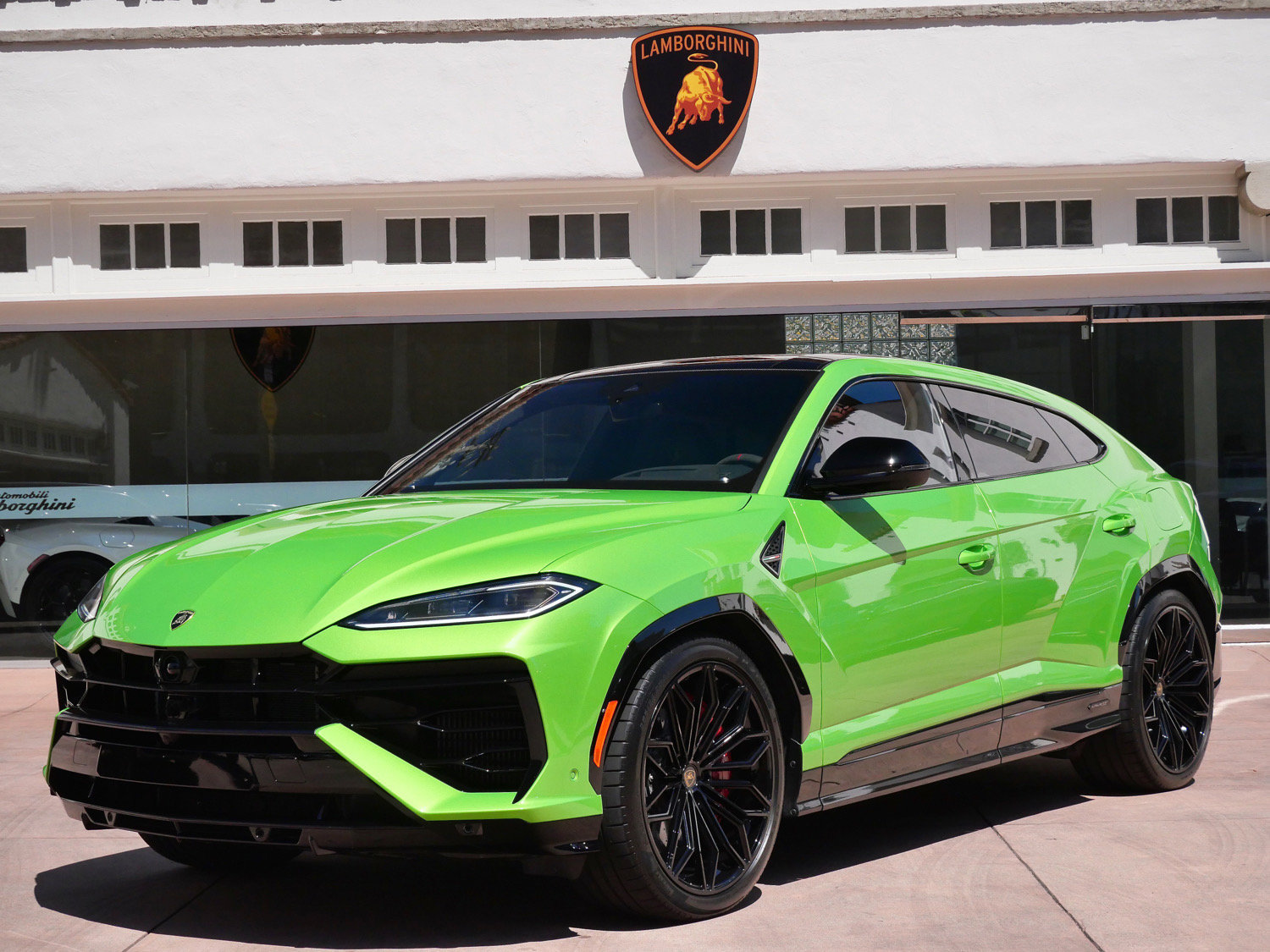 Used 2026 Lamborghini Urus SE AWD/4WD image 14