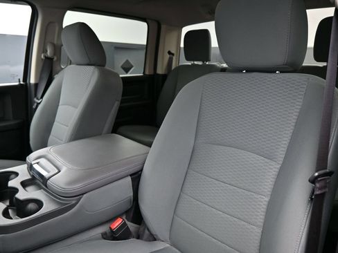 Used 2018 RAM 2500 Tradesman w/ Chrome Appearance Group AWD/4WD image 12