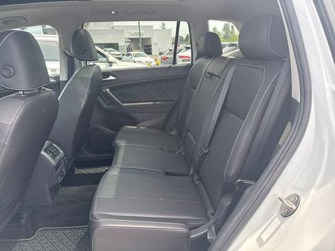 Used 2023 Volkswagen Tiguan SE w/ Panoramic Sunroof Package AWD/4WD image 14