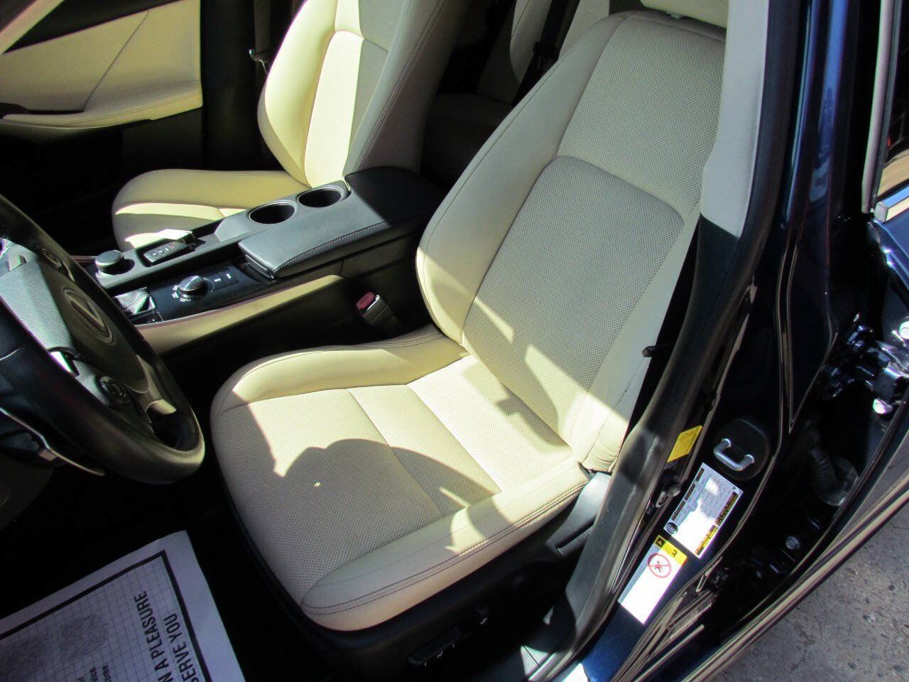 Used 2014 Lexus IS 250 RWD image 10