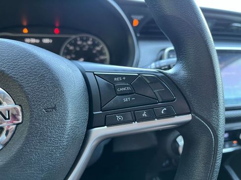 Used 2018 Nissan Kicks SV image 30