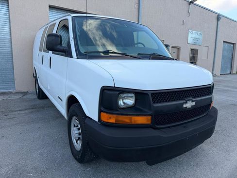 Used 2005 Chevrolet Express 2500 2500 135 WB RWD image 3