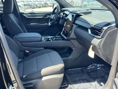 New 2025 GMC Acadia Elevation image 26