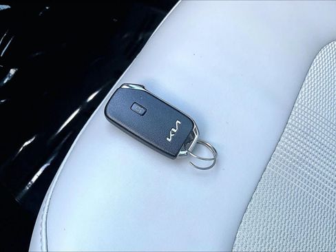 Used 2023 Kia Niro Wind FWD image 13