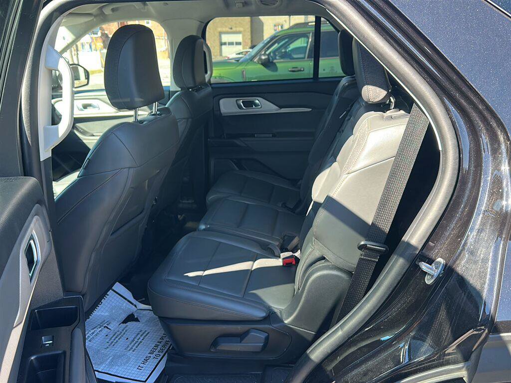 Used 2025 Ford Explorer Active w/ Active Comfort Package AWD/4WD image 6