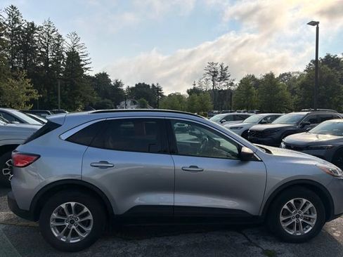 Used 2022 Ford Escape SE w/ Cold Weather Package AWD/4WD image 12