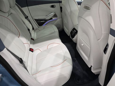 New 2026 Aston Martin DBX 707 image 22