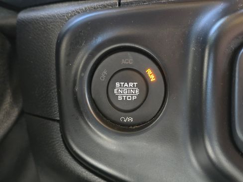 Used 2021 Jeep Wrangler Sport S image 26