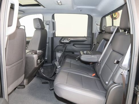 Used 2024 Chevrolet Silverado 2500 LT w/ Midnight Edition image 48