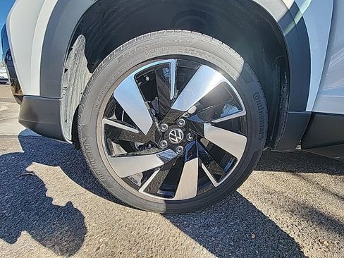 Certified 2024 Volkswagen Taos SEL image 26