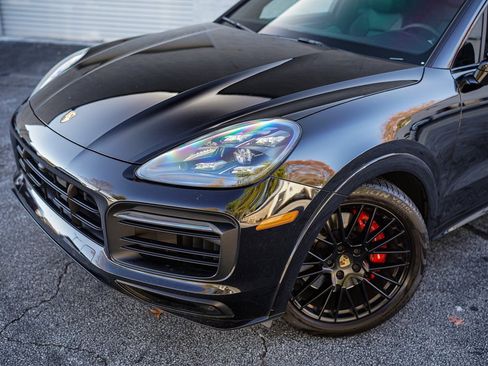 Used 2022 Porsche Cayenne GTS w/ Premium Package Plus image 2