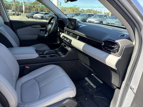 Certified 2024 Honda Pilot Touring image 19