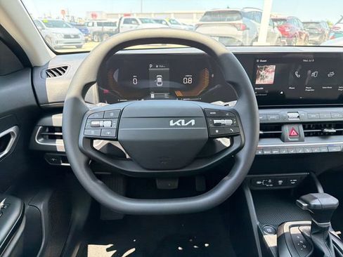 New 2026 Kia K4 FWD image 10