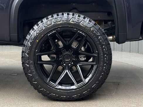 Used 2025 GMC Sierra 1500 AT4X w/ AT4X AEV Edition image 12