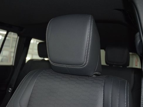 Used 2025 Toyota Land Cruiser image 43