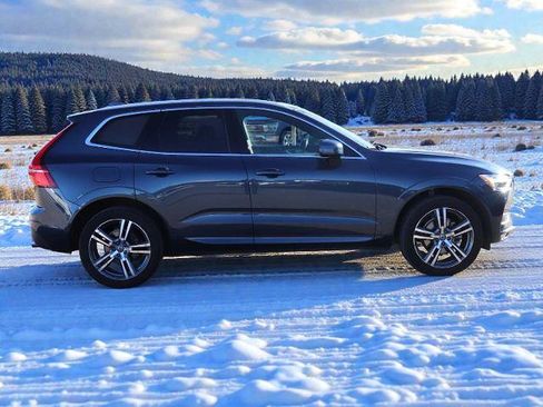 Used 2021 Volvo XC60 T5 Momentum w/ Advanced Package image 7