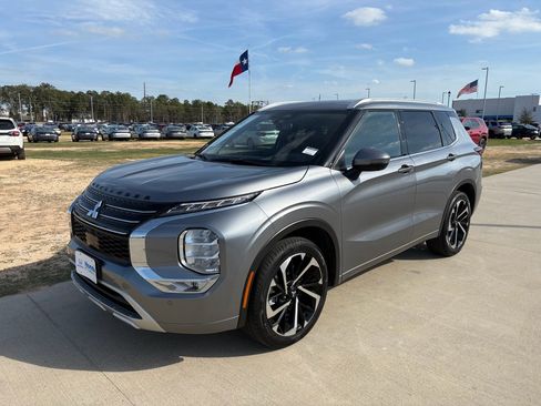 Used 2024 Mitsubishi Outlander SEL image 4