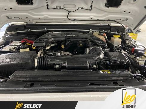 Used 2020 Jeep Gladiator Rubicon AWD/4WD image 2