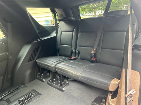 Used 2024 GMC Yukon SLT RWD image 28