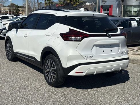 Used 2023 Nissan Kicks SR w/ Exterior Package image 6